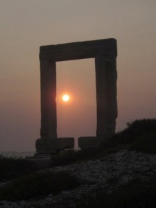 The Fading Light of Day Seen through the Portara